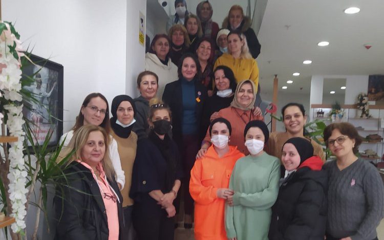 Kocaeli İzmit Çınar Kadın Kooperatifi kadınlara evde iş imkânı sunuyor Kocaeli İzmit Çınar Kadın Kooperatifi kadınlara evde iş imkânı sunuyor
