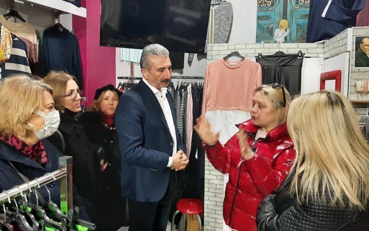 Bursa Yıldırım’da CHP’den esnaf ziyareti Bursa Yıldırım’da CHP’den esnaf ziyareti