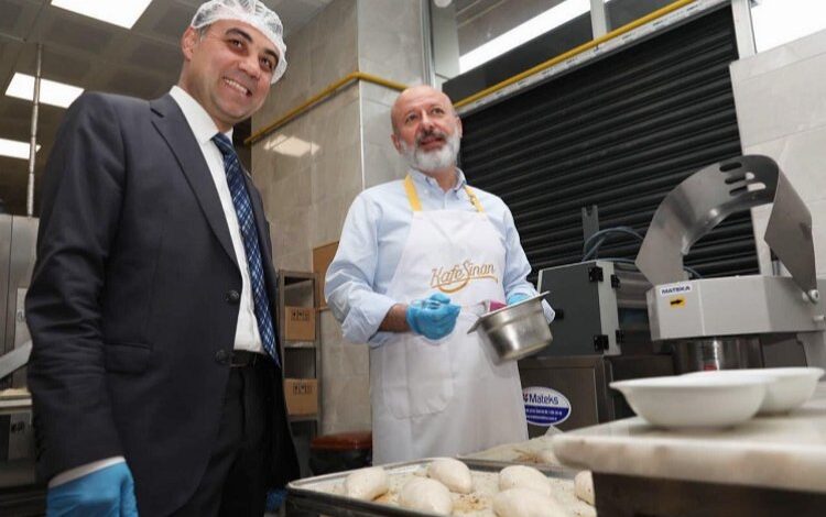 Ahmet Çolakbayrakdar glütensiz yağlama ve ekmek pişirdi