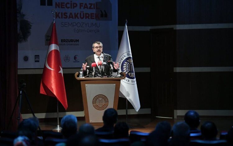 Necip Fazıl, vefatının 40. yılında Erzurum’da anıldı Necip Fazıl, vefatının 40. yılında Erzurum’da anıldı