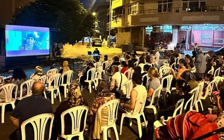 Saray’da açık havada yaz sineması keyfi