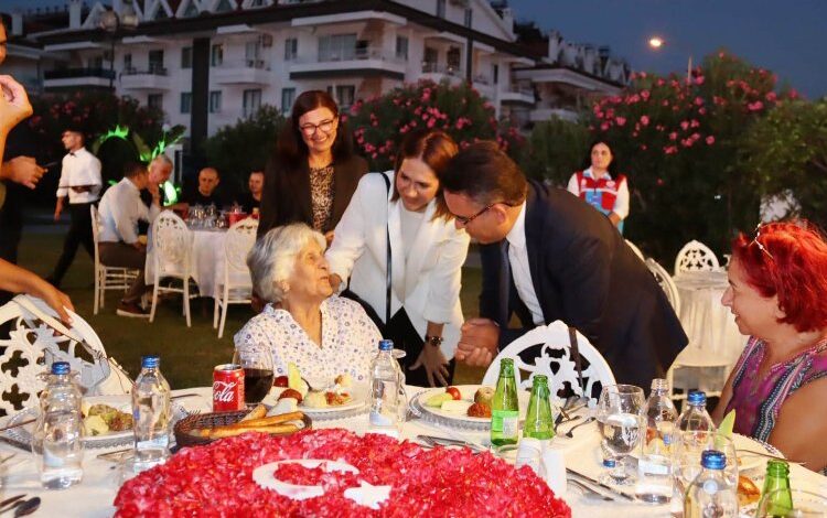 Marmaris’te 19 Eylül geleneği sürüyor Marmaris’te 19 Eylül geleneği sürüyor