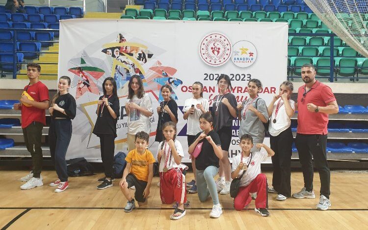 Pazaryerili Kick Boksçular Kütahya’dan madalyalarla döndü Pazaryerili Kick Boksçular Kütahya’dan madalyalarla döndü