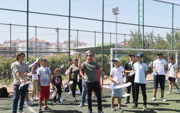 Gazi şehirli gençlere temel havacılık eğitimi Gazi şehirli gençlere temel havacılık eğitimi