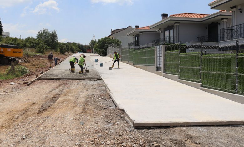 İzmit Tüysüzler’e yeni beton yol İzmit Tüysüzler’e yeni beton yol