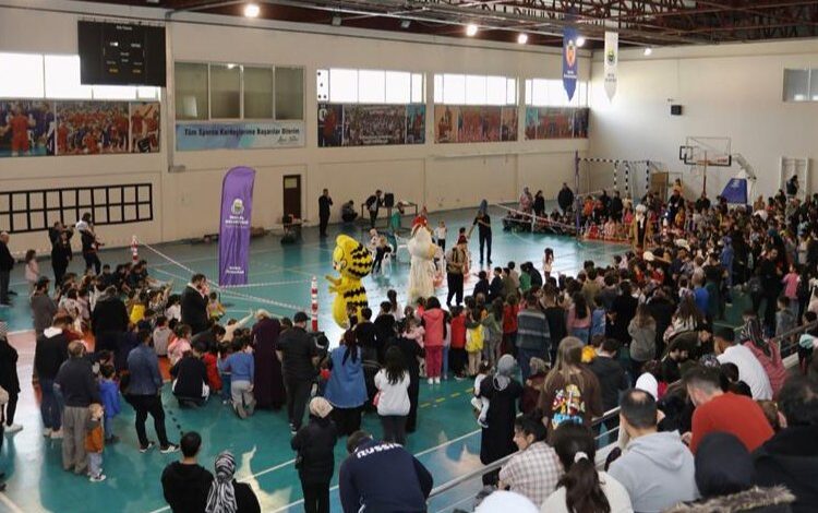 Bursa İnegöl’de ‘Mahalle Şenlikleri’nin finali yapıldı Bursa İnegöl’de ‘Mahalle Şenlikleri’nin finali yapıldı