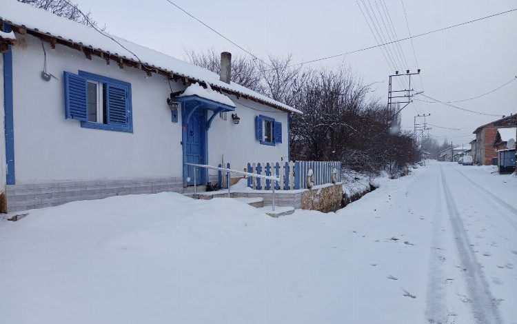 Bilecik Pazaryeri ilçesi güne kar ile uyandı Bilecik Pazaryeri ilçesi güne kar ile uyandı