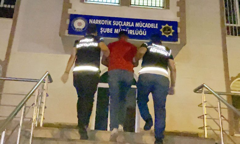 Adıyaman’da minibüsteki uyuşturucuya 1 gözaltı Adıyaman’da minibüsteki uyuşturucuya 1 gözaltı