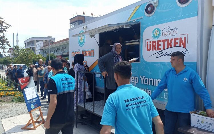 Manisa Salihli’de şehitler için pilav hayrı Manisa Salihli’de şehitler için pilav hayrı