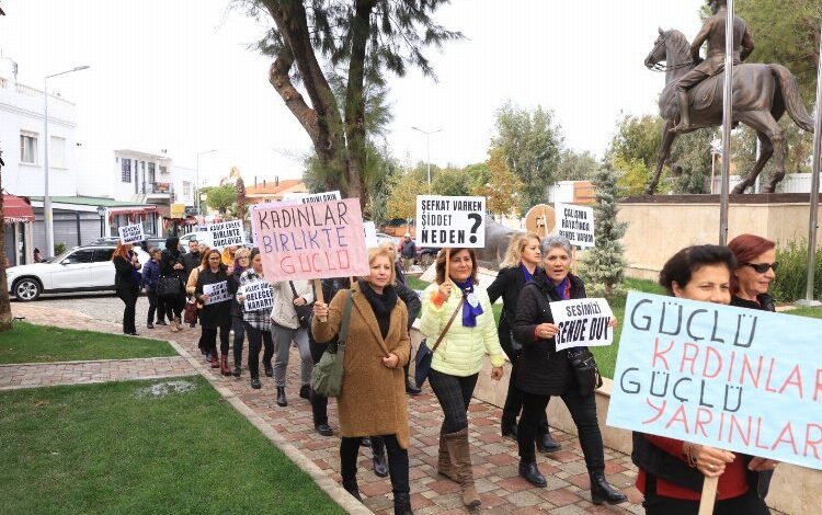 İzmir Güzelbahçe’den ‘Hayat Şiddetsiz Güzel’ eylemi