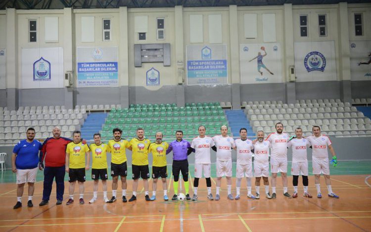 Bursa Yıldırım’da basın çalışanları futsal ile stres atıyor Bursa Yıldırım’da basın çalışanları futsal ile stres atıyor