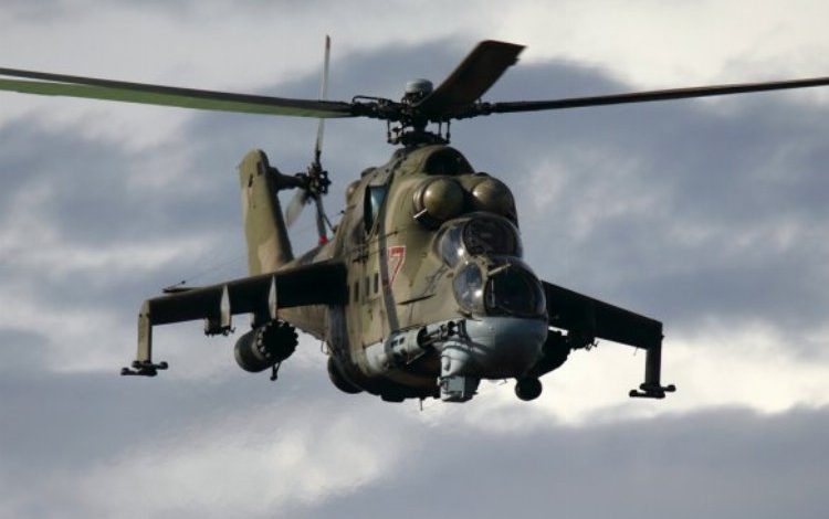 Azerbaycan’da askeri helikopter düştü!