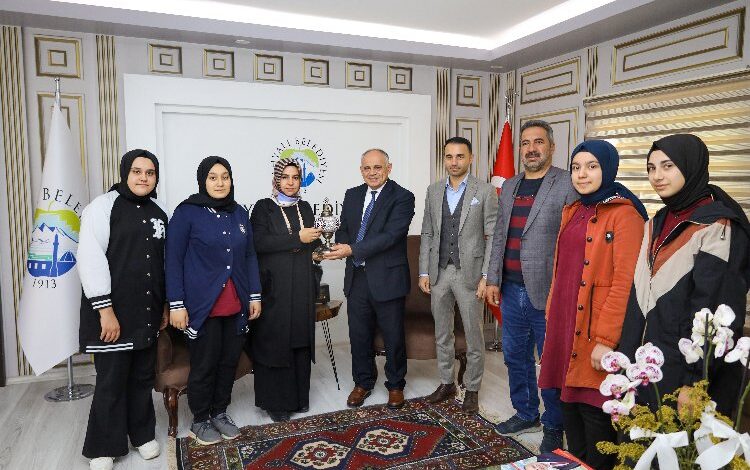 Kayseri Yahyalı’da ‘okuma’ yarışı Kayseri Yahyalı’da ‘okuma’ yarışı