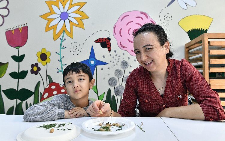 Bursa Osmangazi’de ‘Koza Çocuk’ta renkli atölye Bursa Osmangazi’de ‘Koza Çocuk’ta renkli atölye