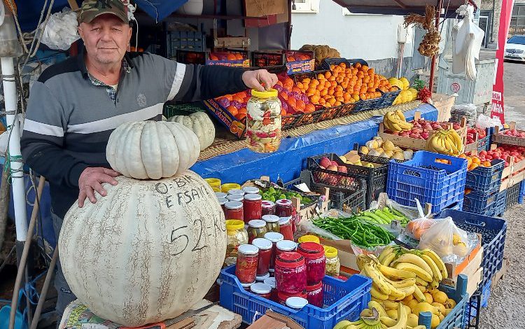 Bursa Mudanya’da 52 kilogramlık bal kabağı!