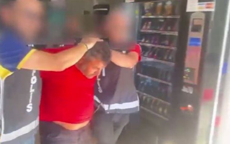 8 yıldır aranması bulunan firaiye şok operasyon! 8 yıldır aranması bulunan firaiye şok operasyon!