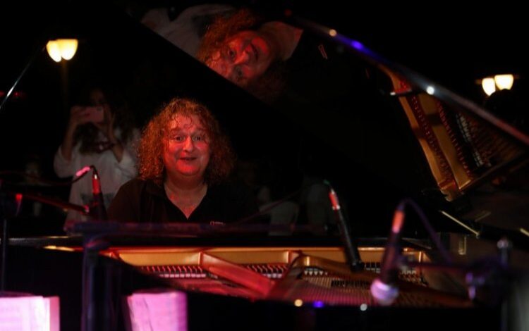 Tuluyhan Uğurlu’dan unutulmaz konser Tuluyhan Uğurlu’dan unutulmaz konser