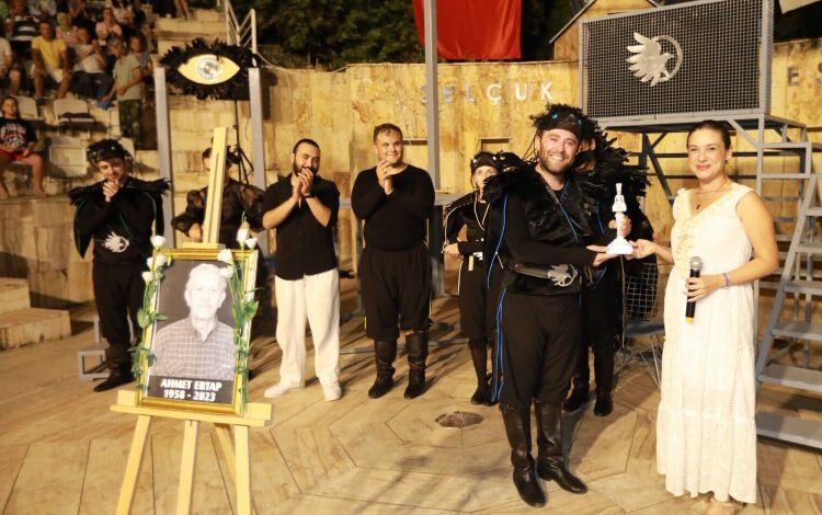 Efes Selçuk’a ‘Kargalar’ geldi