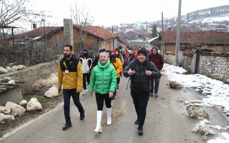 Bursa Nilüfer’de ‘sevgi’ için yürüdüler Bursa Nilüfer’de ‘sevgi’ için yürüdüler