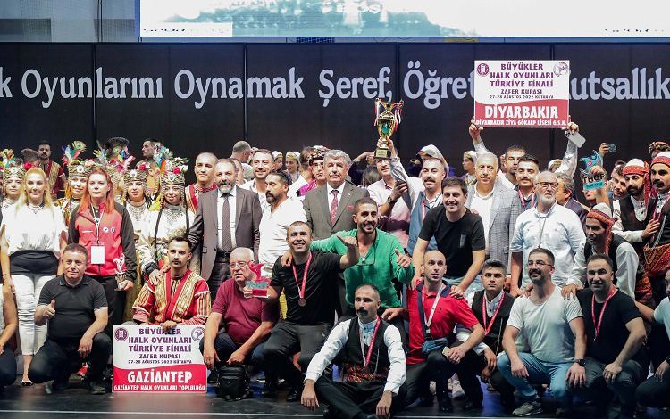 Kütahya’da halk oyunları rüzgarı
