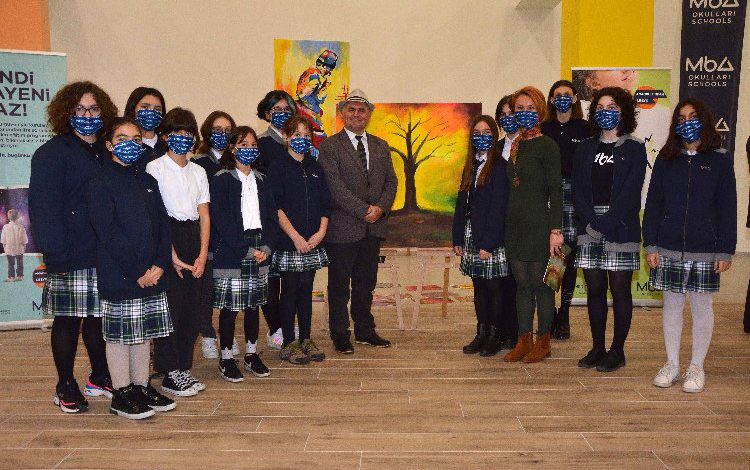 Devlet ödüllü sanatçıdan Bursa’da ‘Sihirli Işığın Gücü’ sergisi Devlet ödüllü sanatçıdan Bursa’da ‘Sihirli Işığın Gücü’ sergisi