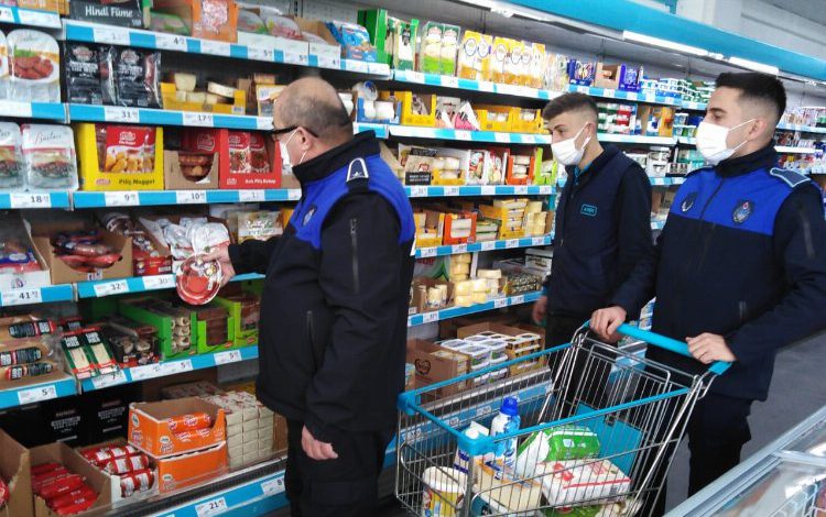 Nevşehir Zabıtası’ndan market denetimi