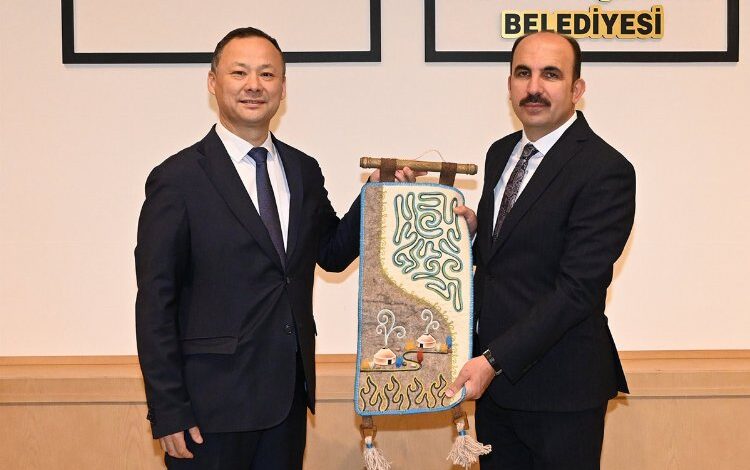 Kırgızistan Ankara Büyükelçisi’nden Konya’ya ziyaret Kırgızistan Ankara Büyükelçisi’nden Konya’ya ziyaret