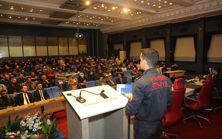 Kayseri Büyükşehir’den personele eğitim