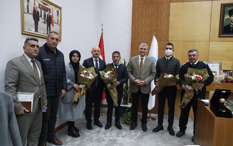 Sakarya Büyükşehir’in şoförleri gönülleri fethetti: “Önce vicdan penceresinden bakıyoruz” Sakarya Büyükşehir’in şoförleri gönülleri fethetti: “Önce vicdan penceresinden bakıyoruz”