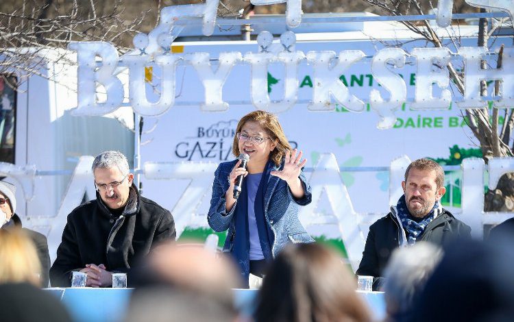 Gaziantep’te karla mücadele ekibine ikramiye müjdesi Gaziantep’te karla mücadele ekibine ikramiye müjdesi