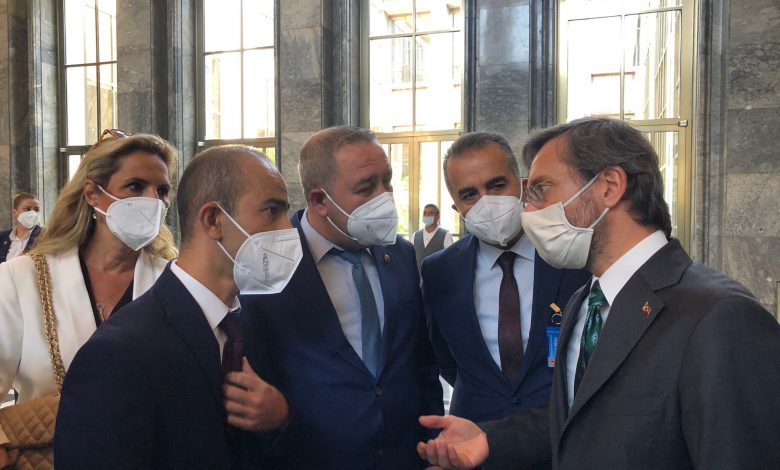 Fahrettin Altun’dan ‘internet yasası’ mesajı Fahrettin Altun’dan ‘internet yasası’ mesajı