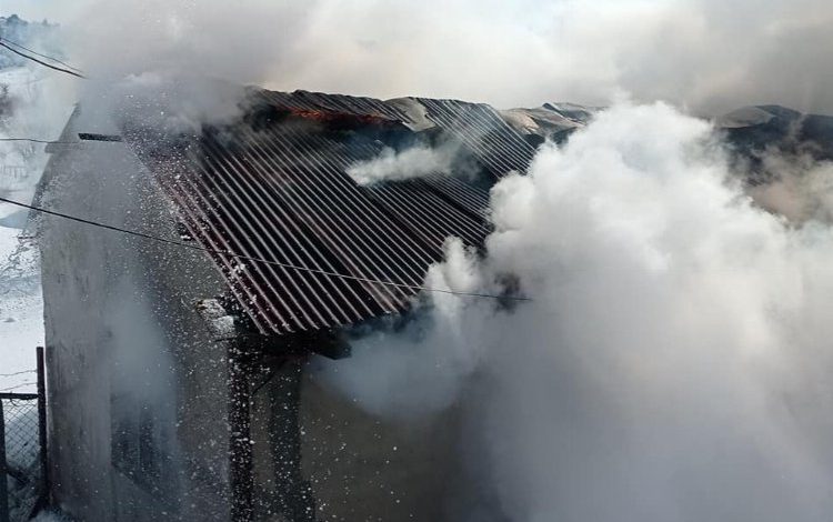 Köy evinde çıkan yangında yaşlı adam yanarak can verdi Köy evinde çıkan yangında yaşlı adam yanarak can verdi