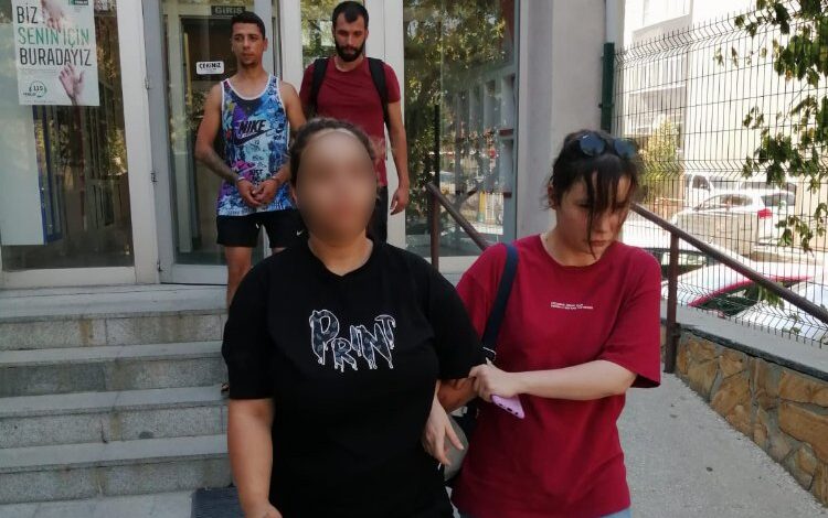 Keşan’da hırsızlık suçundan aranan kadın yakalandı Keşan’da hırsızlık suçundan aranan kadın yakalandı