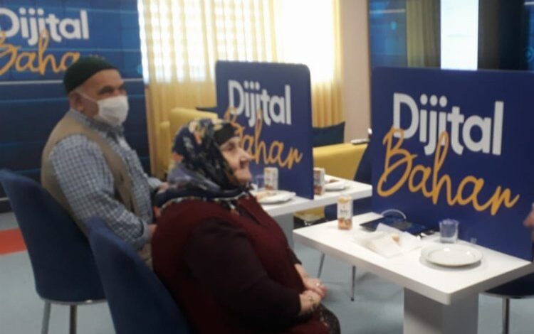 43 ilde 1923 yaşlıya dijital okuryazarlık eğitimi 43 ilde 1923 yaşlıya dijital okuryazarlık eğitimi