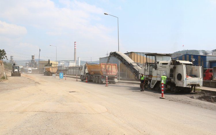 Dilovası Liman Caddesi’nde üstyapı çalışması Dilovası Liman Caddesi’nde üstyapı çalışması