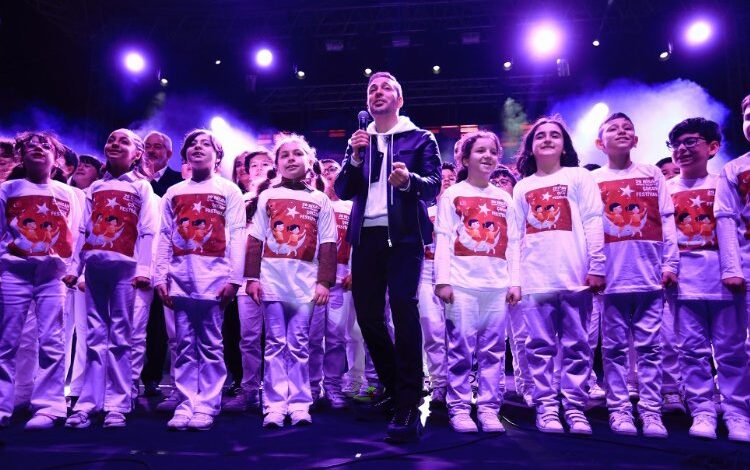 Oğuzhan’ın muhteşem korosu! Oğuzhan’ın muhteşem korosu!