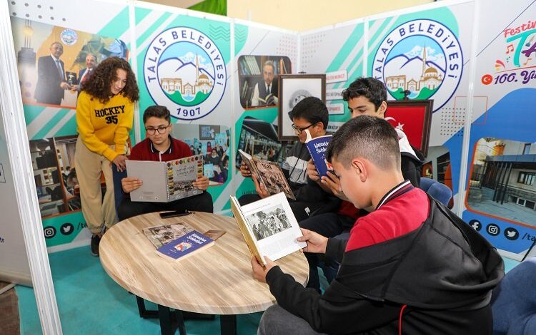 Kayseri Kitap Fuarı’na Talas imzası Kayseri Kitap Fuarı’na Talas imzası