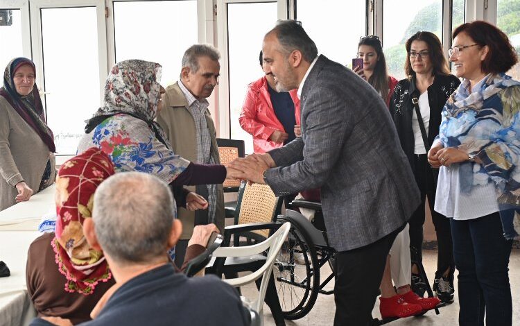 Babalar Günü’nde Bursa Büyükşehir’den anlamlı buluşma Babalar Günü’nde Bursa Büyükşehir’den anlamlı buluşma