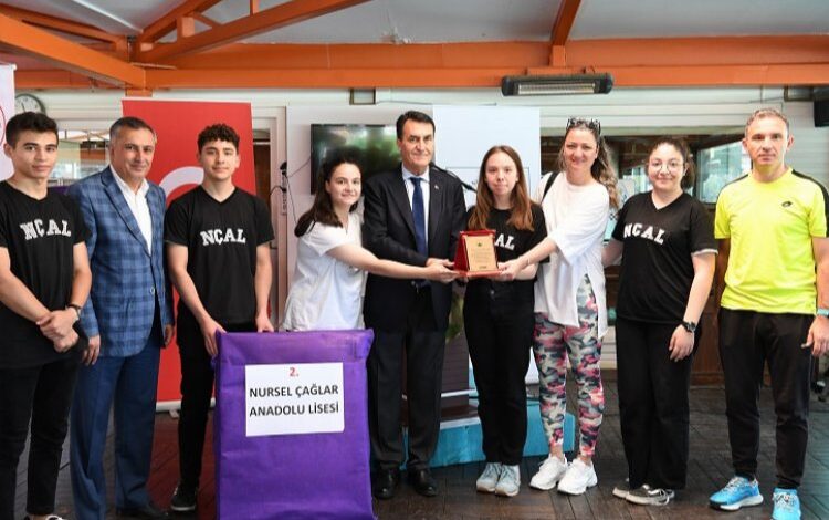 Bursa Osmangazi’de öğrenciler çevre için yarıştı