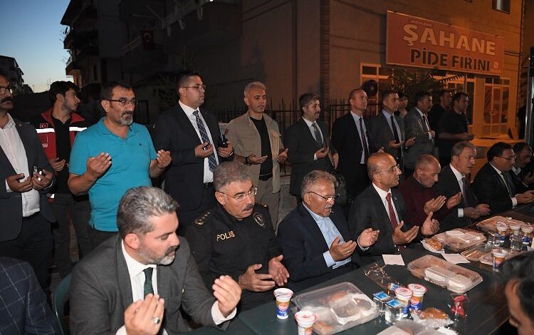 Kayseri protokolünden tanışma toplantısı Kayseri protokolünden tanışma toplantısı