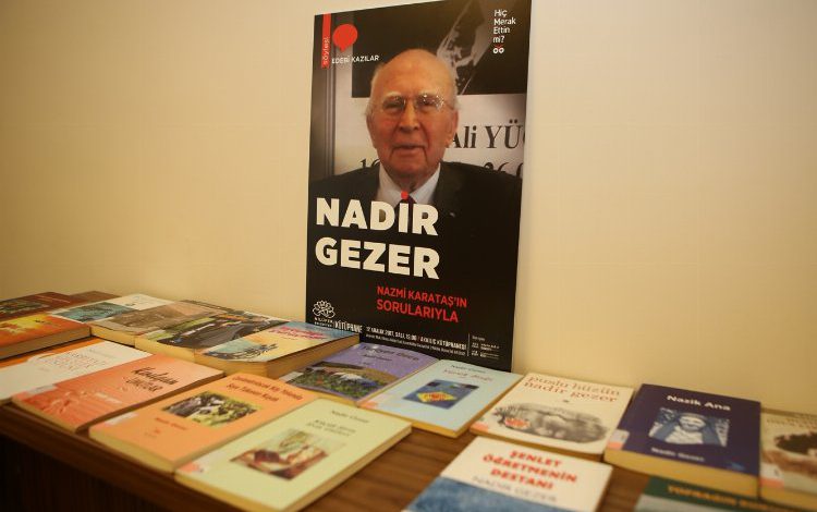 Bursalı yazar Nadir Gezer’in kitapları Nilüfer’e bağışlandı Bursalı yazar Nadir Gezer’in kitapları Nilüfer’e bağışlandı