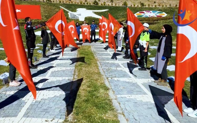 Kayseri Kocasinan’dan Cumhuriyet’e özel klip Kayseri Kocasinan’dan Cumhuriyet’e özel klip