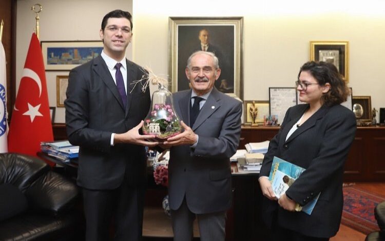 Yılmaz Büyükerşen’i duygulandıran ziyaret Yılmaz Büyükerşen’i duygulandıran ziyaret