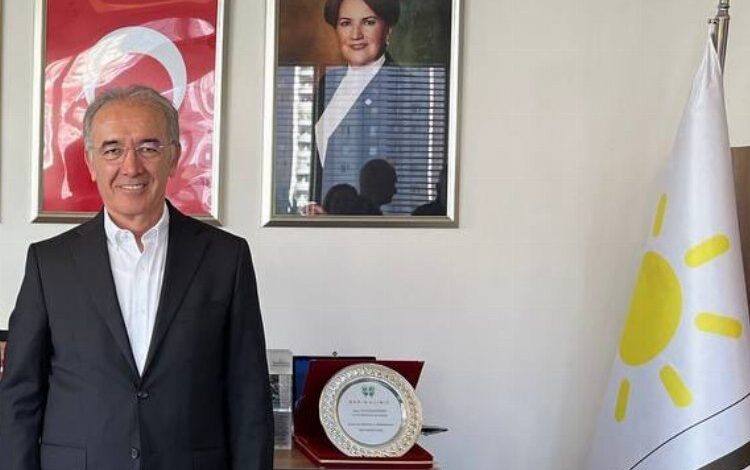 İYİ Parti kurucularından Andican istifa etti! İYİ Parti kurucularından Andican istifa etti!