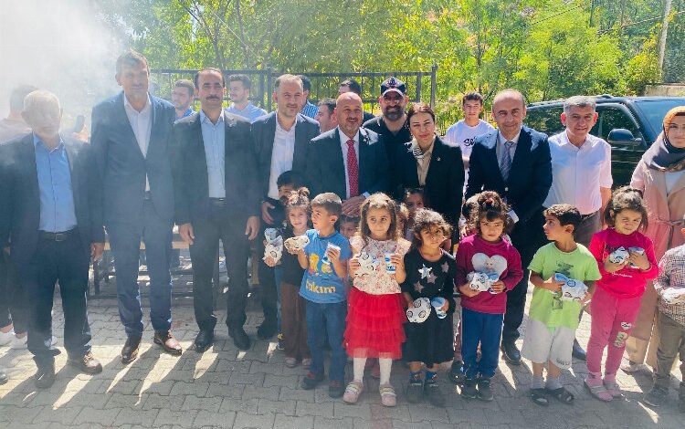 Adıyaman’da depremzede çocukların yüzlerini güldürdüler Adıyaman’da depremzede çocukların yüzlerini güldürdüler