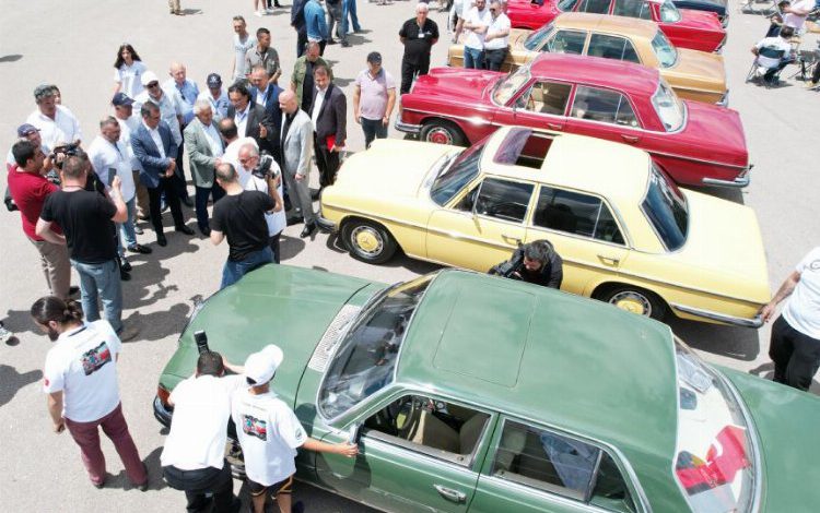 Mercedes tutkunları Afyonkarahisar’da buluştu Mercedes tutkunları Afyonkarahisar’da buluştu