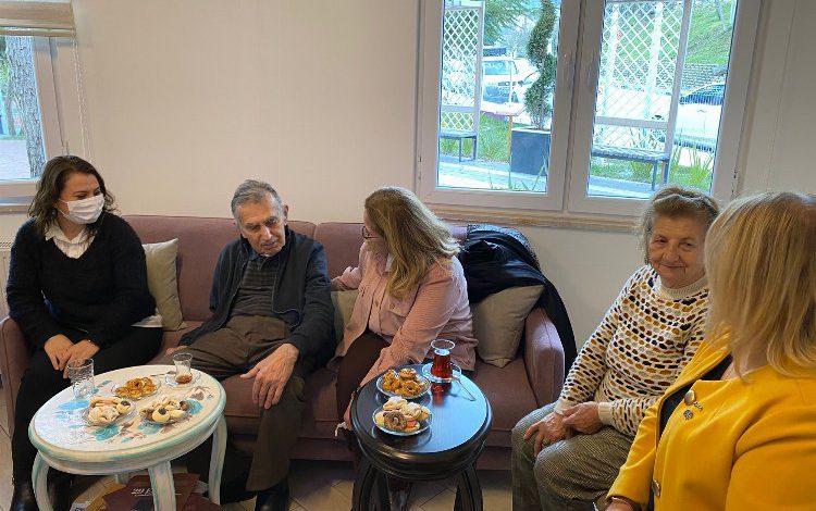 İzmit Alzheimer Yaşam Evi, Başiskele’den misafirlerini ağırladı İzmit Alzheimer Yaşam Evi, Başiskele’den misafirlerini ağırladı