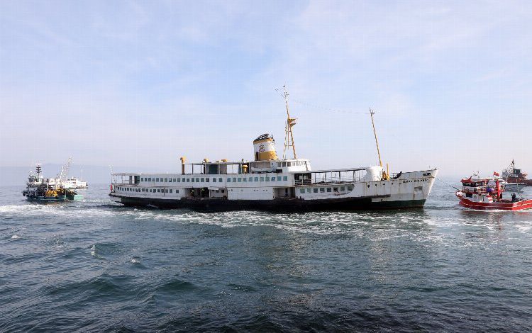 Mudanya’nın İstanbul’dan satın aldığı gemi otel 17 yıl sonra evine döndü Mudanya’nın İstanbul’dan satın aldığı gemi otel 17 yıl sonra evine döndü
