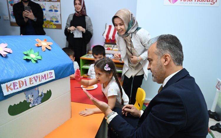 Bursa’da Demirtaşlı miniklerde ‘Ana Kucağı’na kavuştu Bursa’da Demirtaşlı miniklerde ‘Ana Kucağı’na kavuştu