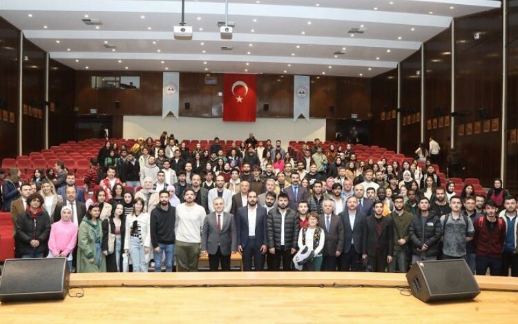 ERÜ Rektörü öğrencilerle buluştu ERÜ Rektörü öğrencilerle buluştu